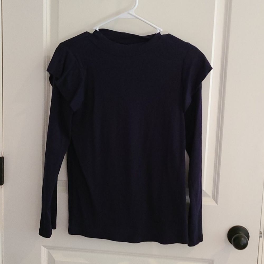 Crown and Ivy navy/red top fluttersleeve sz medium
